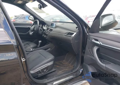 2018 BMW X1 xDrive28I из США, поврежденный, VIN WBXHT3C35J3H30459